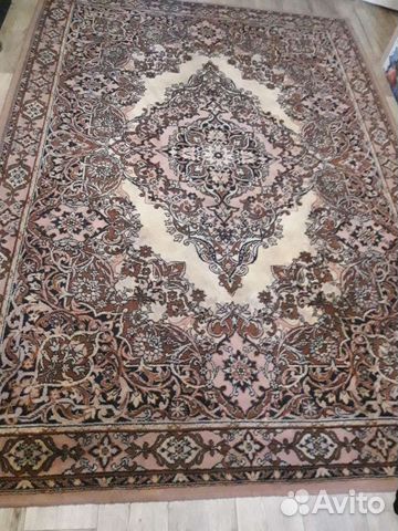 Натуральный ковёр б/у.в хорошем состоянии