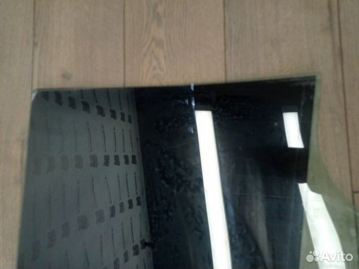 Стекло двери заднее левое Volkswagen Polo 5