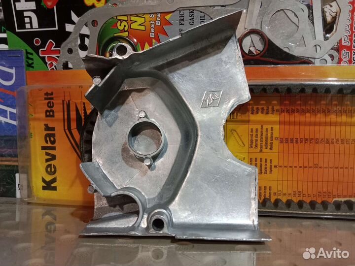 Крышка ведущей звезды на мопед