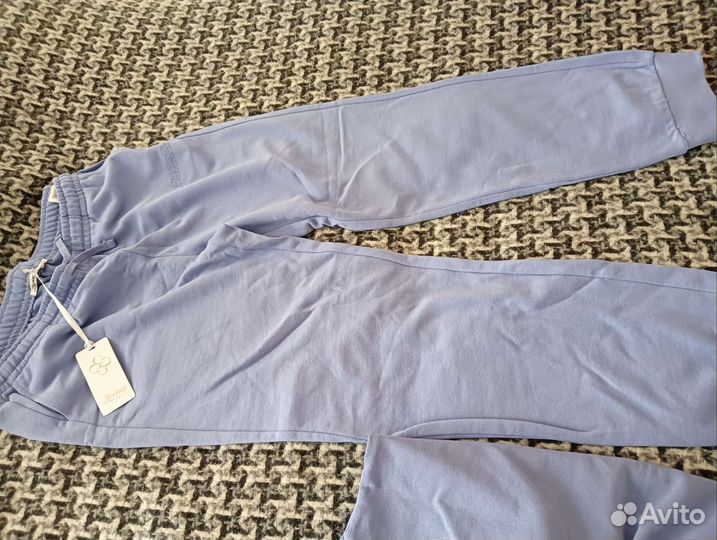 Спортивный костюм женский новый