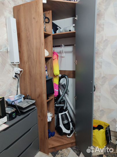 Угловой шкаф