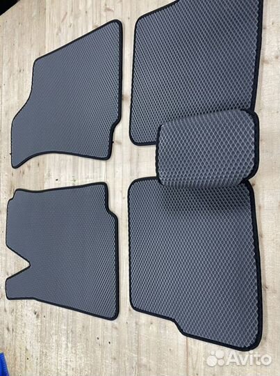 Автоковрики EVA для Volkswagen Passat 1993-1997