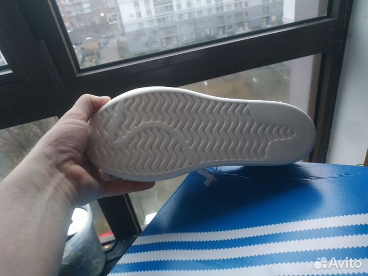 Кроссовки adidas