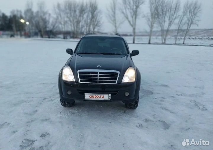 В разборе SsangYong Rexton 2008 двигатель D27DT