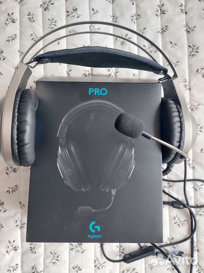 Игровые наушники Logitech с микрофоном