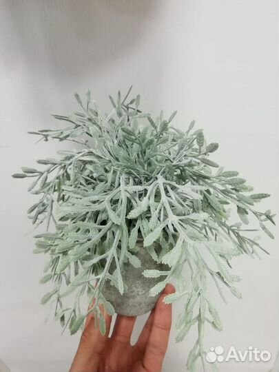 Искусственный декоративный цветок в горшке