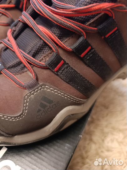 Мужские зимние кроссовки адидас 42 размера бу