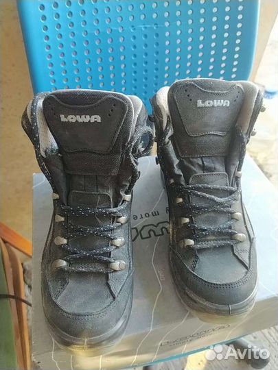 Ботинки женские трекинговые 36,5 Lowa