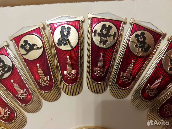 Значки олимпиада 80 набор