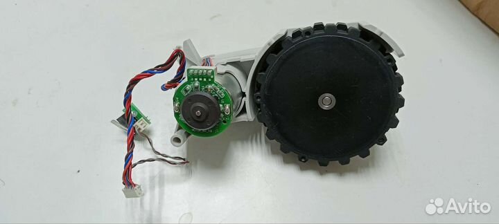 Колесо на робот пылесос xiaomi