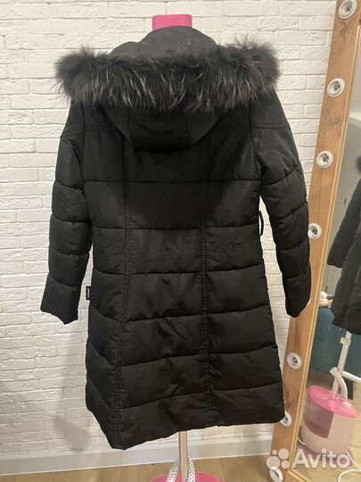 Пуховик женский, размер S, черный