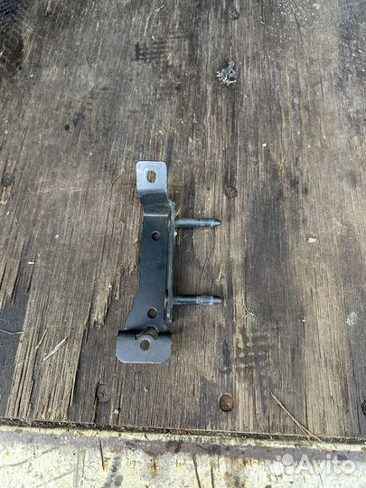 Кронштейн бокового спойлера правый Scania 1370722