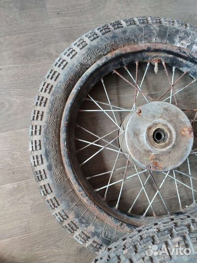Колеса от мотоцикла