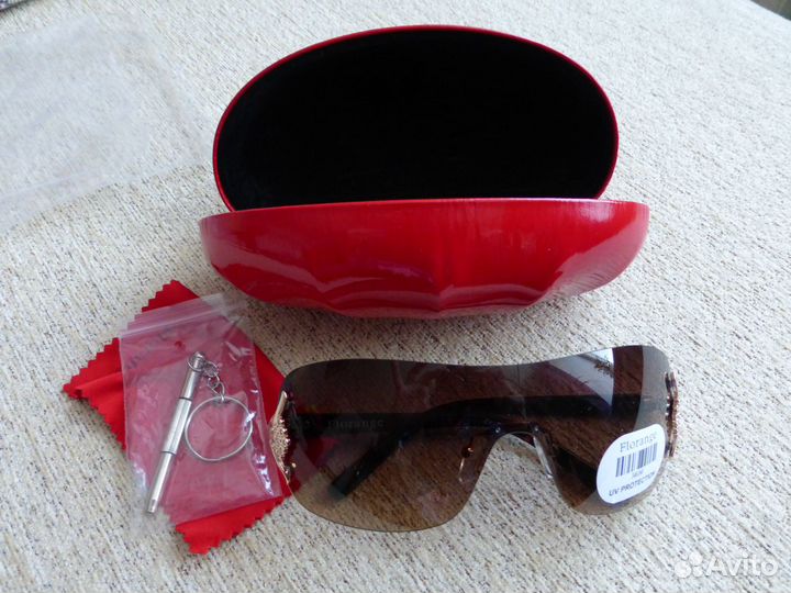 Солнцезащитные очки новые