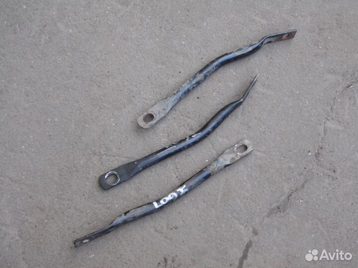 Кронштейн подрамника Рено Логан Сандеро 1