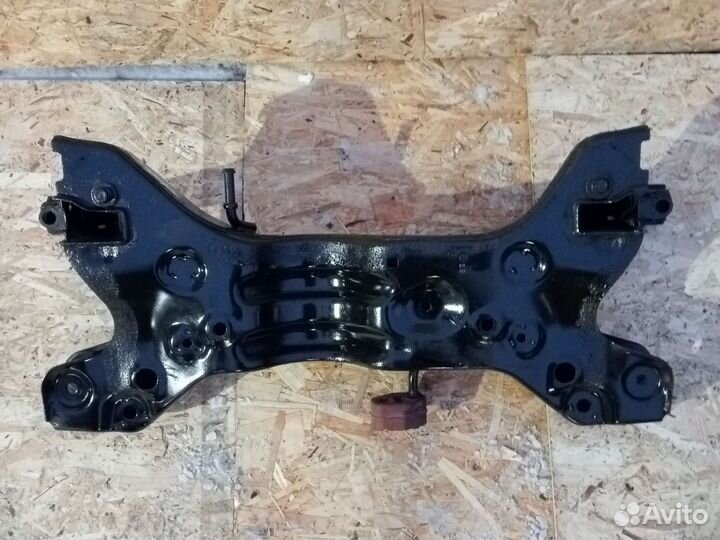 Подрамник передний Skoda Rapid