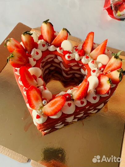 Меренговый рулет, бенто торты,медовые торты