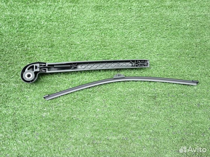 Поводок заднего стеклоочистителя Audi Q7 2017-2021