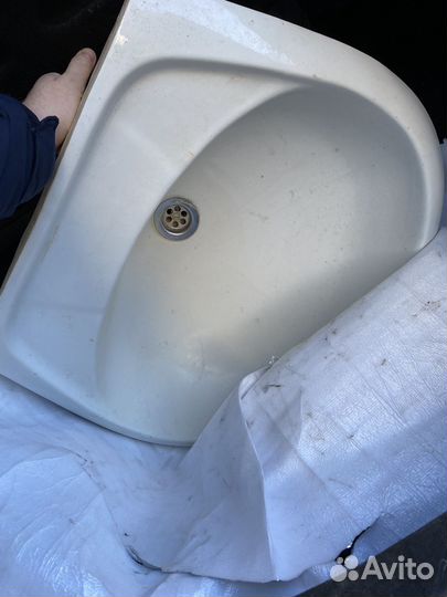 Раковина в ванную с тюльпаном