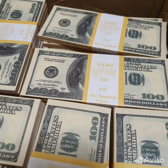 100 пачек номинал 100 Долларов (реквизит)