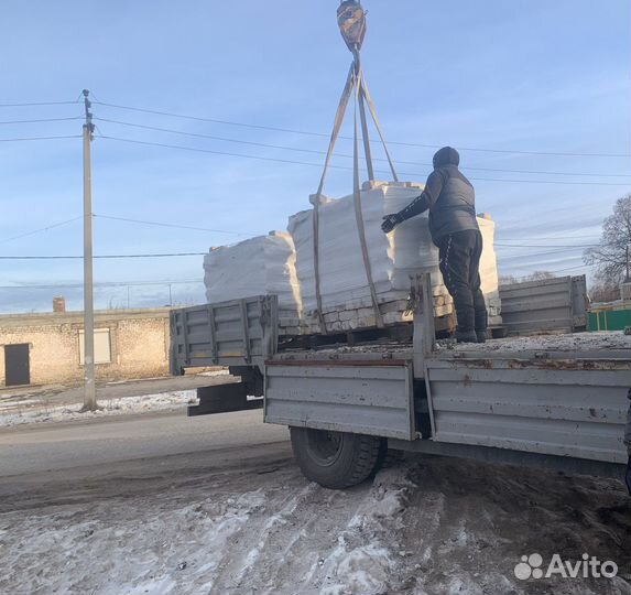 Кирпич белый силикатный полуторный много