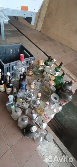 Бутылки стеклянные