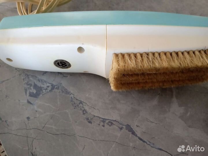 Пылесос -щетка