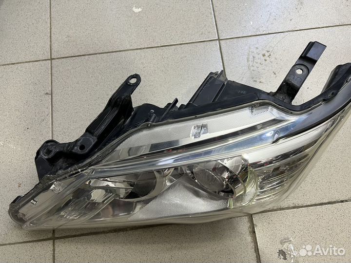 Фара Camry v50 Левая галоген