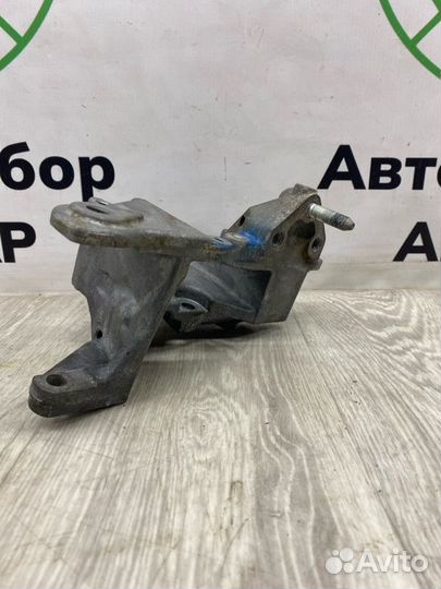 Кронштейн двигателя правый Mitsubishi Lancer 9