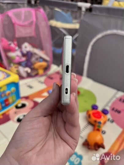 Телефон Sony xperia z5