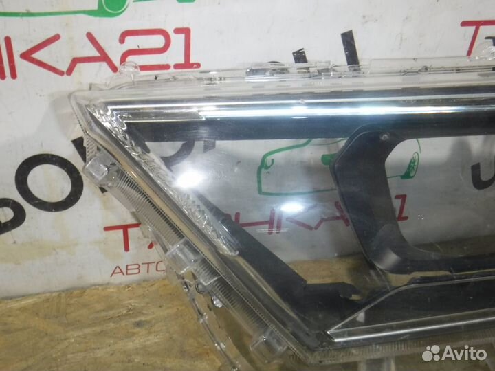 Стекло левой фары Toyota Rav 4 XA50 (2019+)