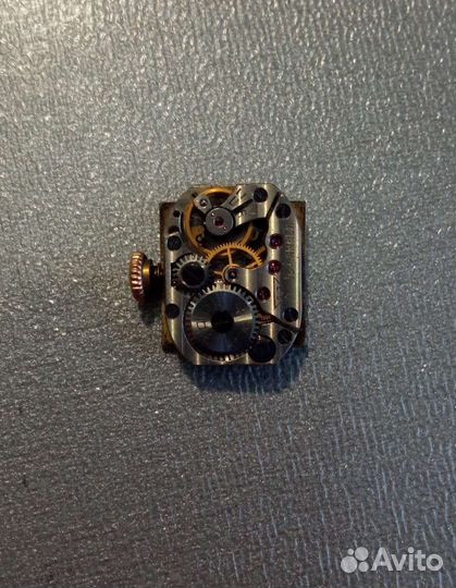 Часовой механизм золотые часы Чайка