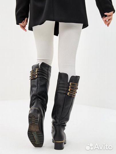 Модные женские сапоги с легким мехом