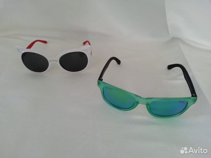 Модные солнцезащитные детские очки