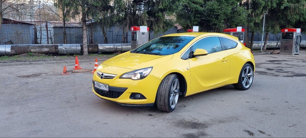 Opel Astra GTC: фото владельца