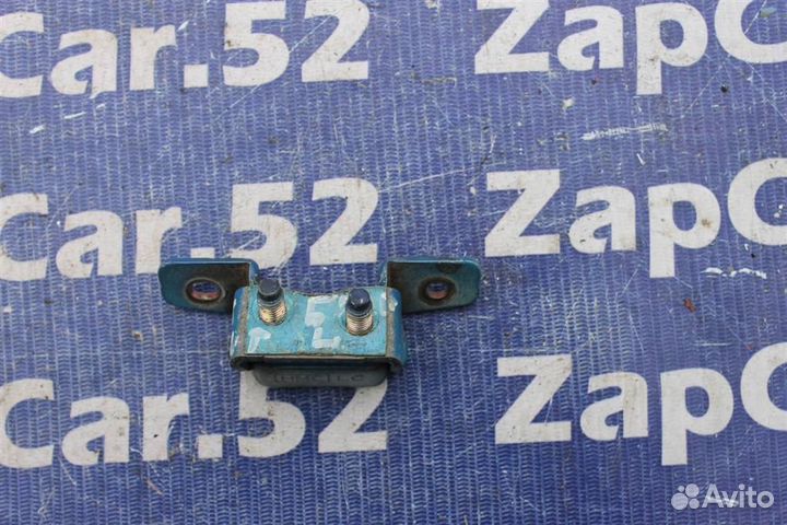 Петля крышки багажника Хендай Акцент