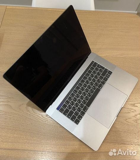 Apple MacBook Pro 15 2017 Intel core i7/16GB/4GB/5