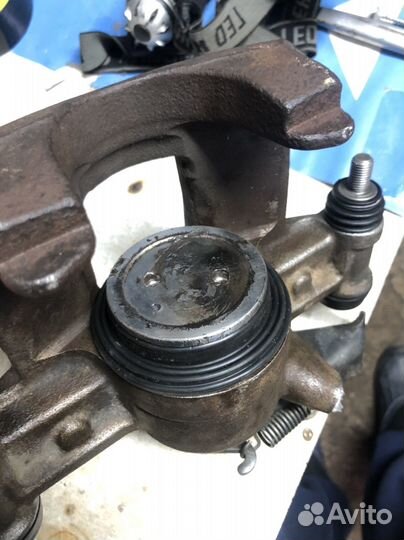 Суппорт задний Renault Master 3