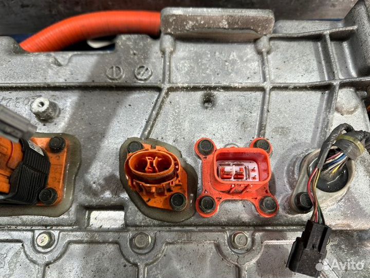 Инвертор Nissan Leaf ZE0 EM61 83Т.км