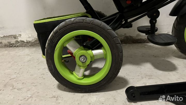 Детский велосипед с ручкой