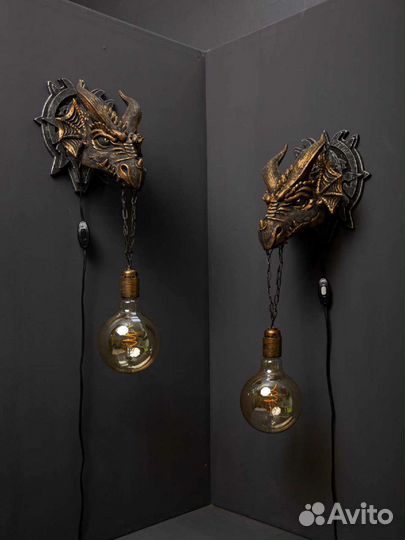 Настенная голова дракона