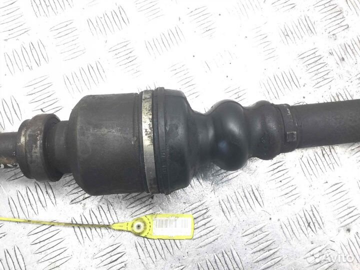 Полуось передняя правая (приводной вал, шрус) Peug