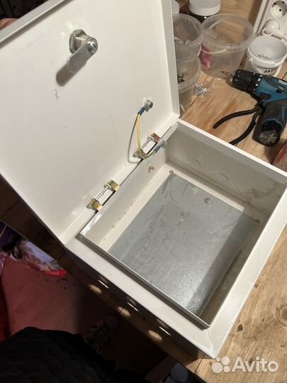 Железный щиток 25*30