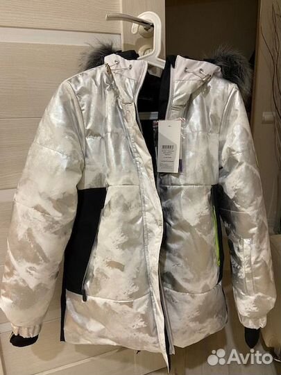 Продам новую зимнюю куртку и штаны