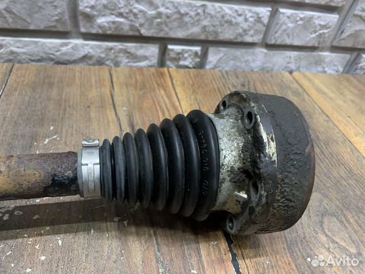 Volkswagen Passat B7 Привод (Полуось) передний