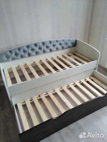 Детская кровать с мягкой спинкой от производителя