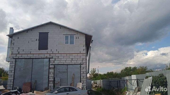 Сдам в аренду два з/у с несколькими помещениями