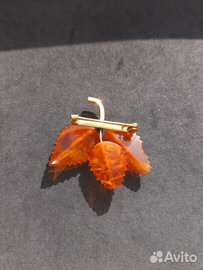 Брошь винтаж янтарные листики СССР