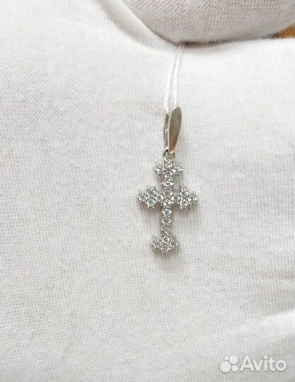 Золотая подвеска с камнем