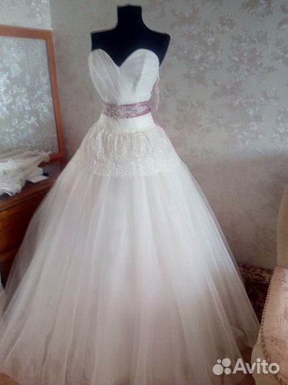 Свадебные платья